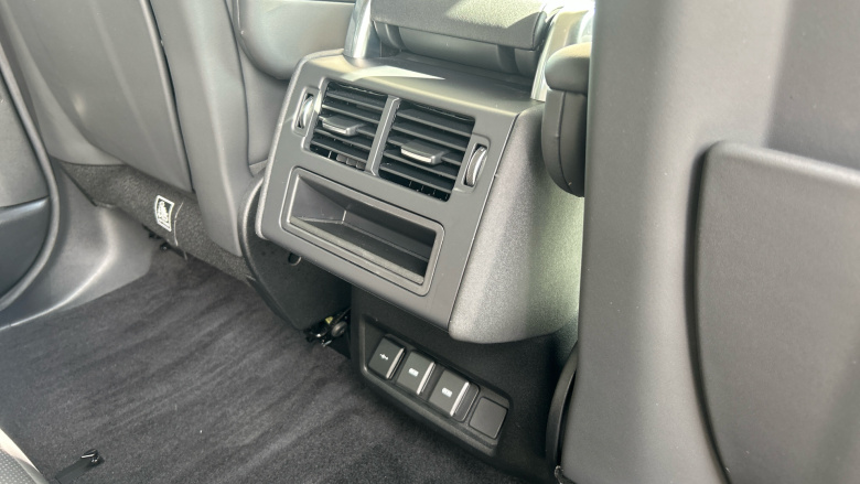 Land Rover Discovery 3.0 D300 S 5dr Auto Diesel Station Wagon